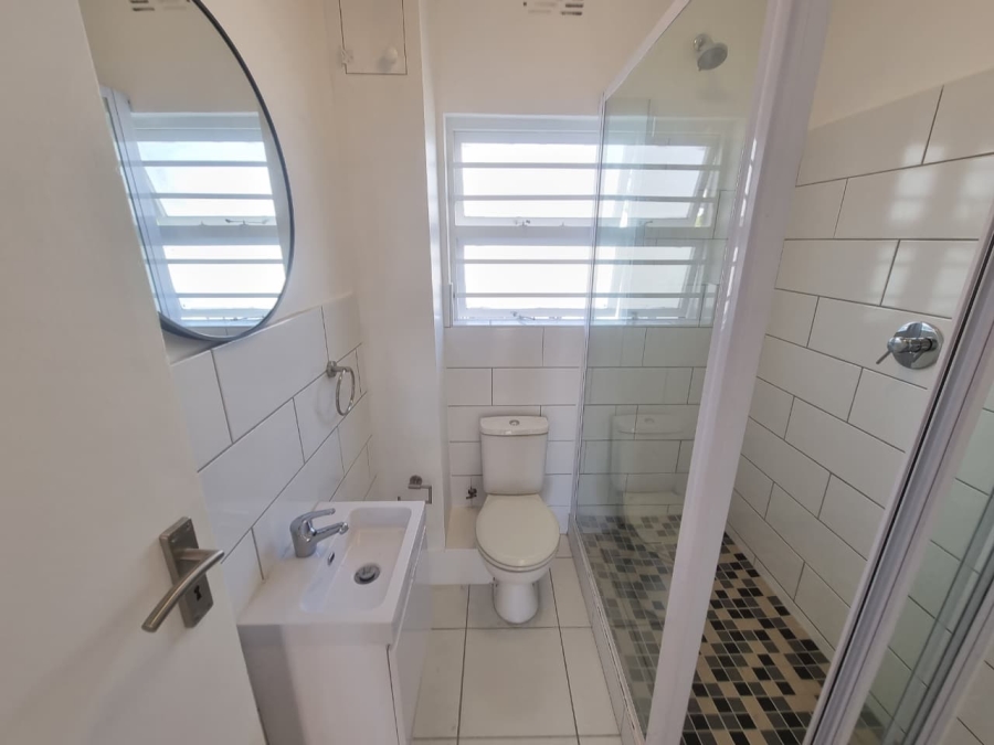 To Let 1 Bedroom Property for Rent in Sea Point Western Cape